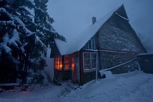 Чехословацький туристичний притулок під Явірником (до року 2015) [Збільшити - нове вікно]